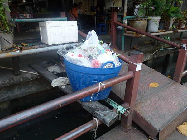 trash cans bangkok